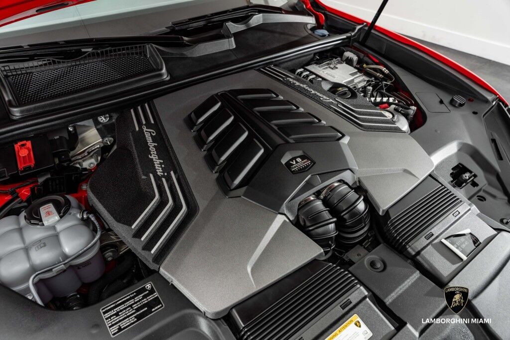 2025 Lamborghini Urus SE North Miami Beach FL