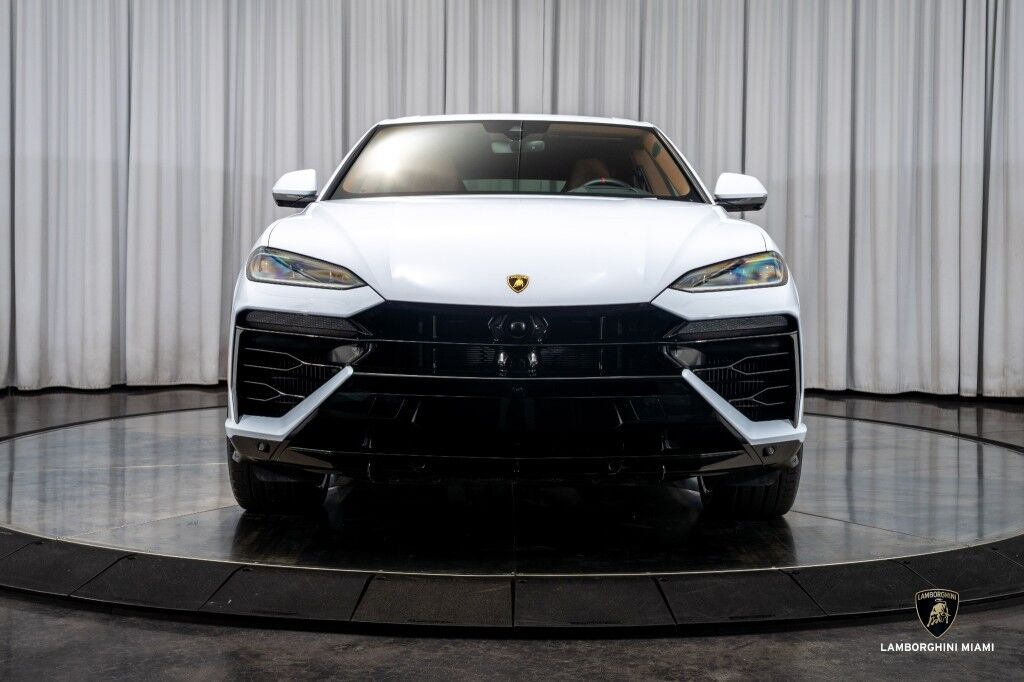 2025 Lamborghini Urus SE
