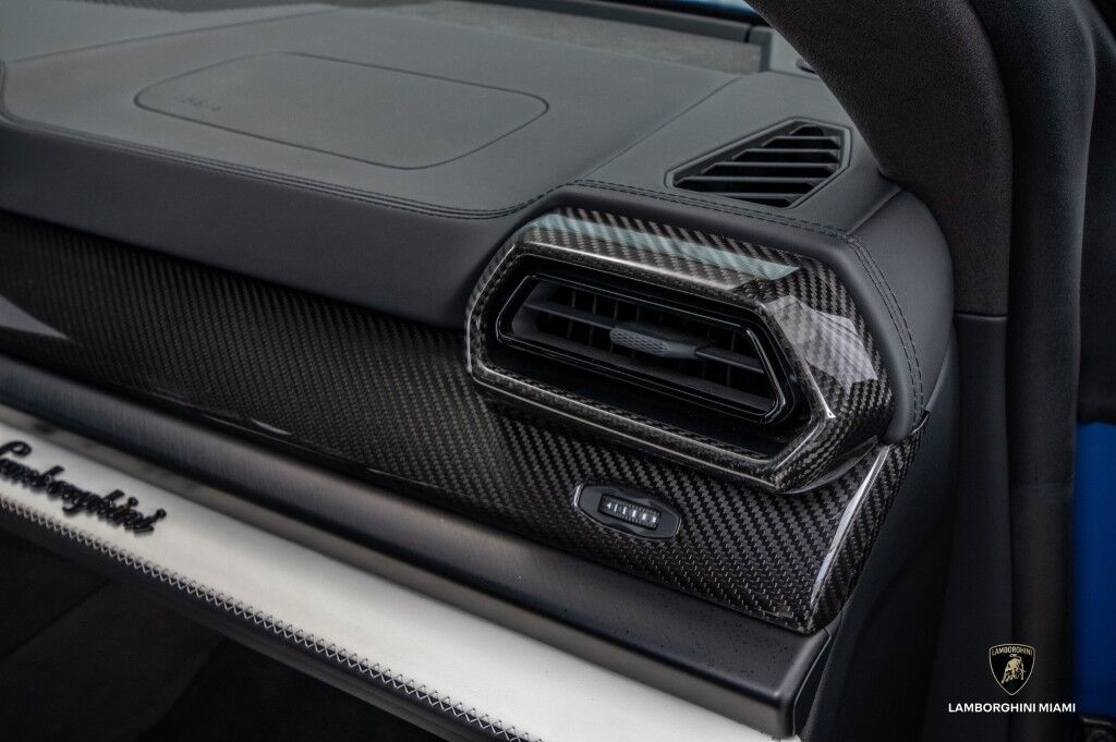 2025 Lamborghini Urus SE North Miami Beach FL