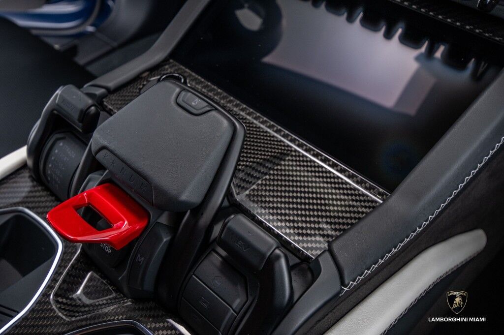 2025 Lamborghini Urus SE North Miami Beach FL