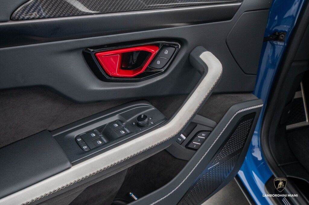 2025 Lamborghini Urus SE North Miami Beach FL