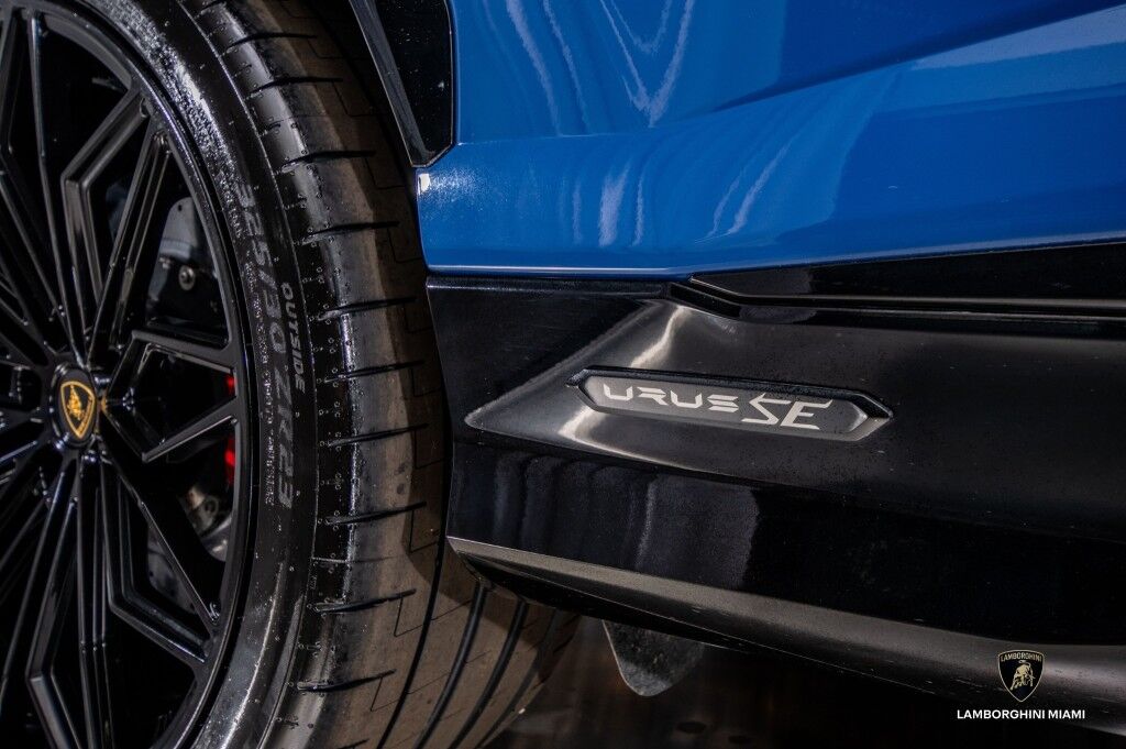 2025 Lamborghini Urus SE