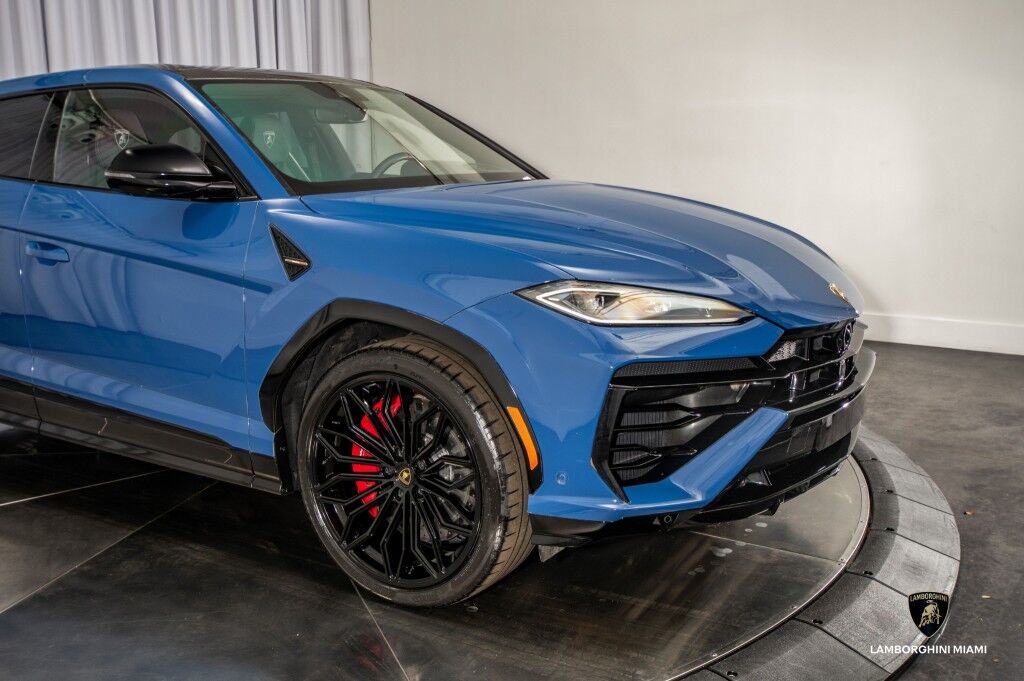 2025 Lamborghini Urus SE