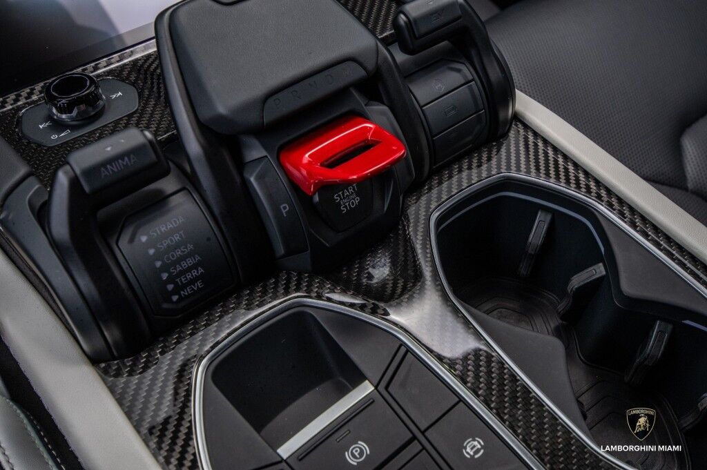 2025 Lamborghini Urus SE North Miami Beach FL