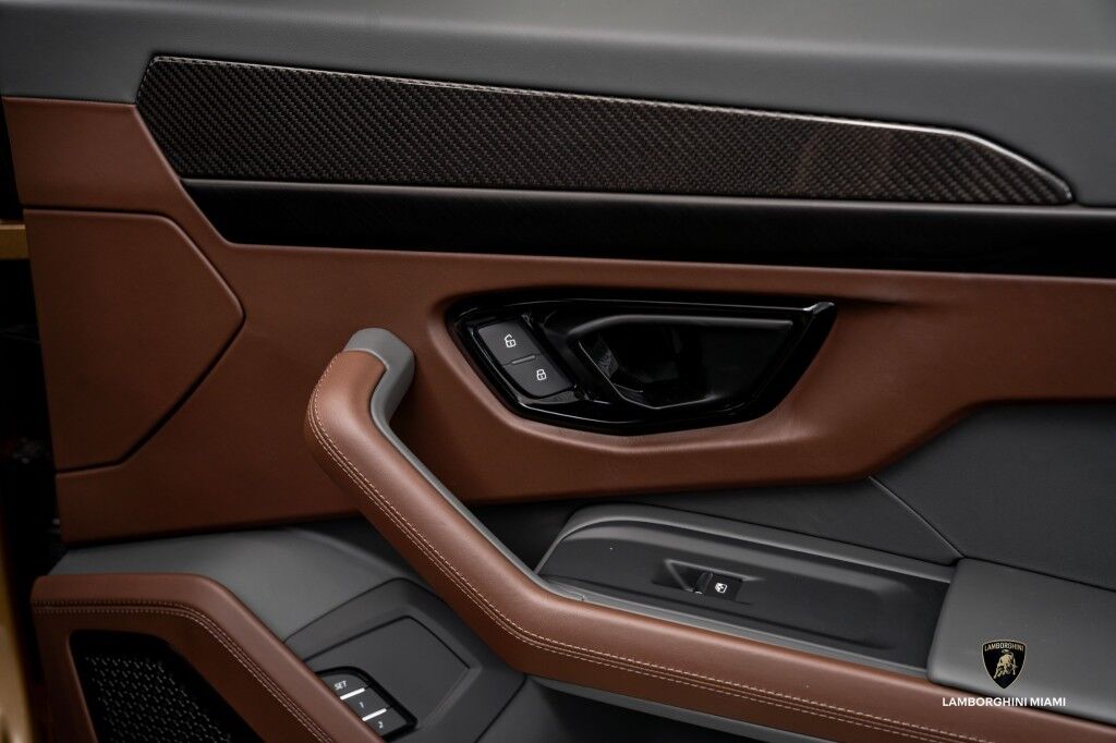 2025 Lamborghini Urus SE North Miami Beach FL