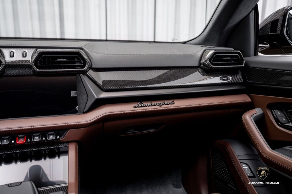 2025 Lamborghini Urus SE North Miami Beach FL