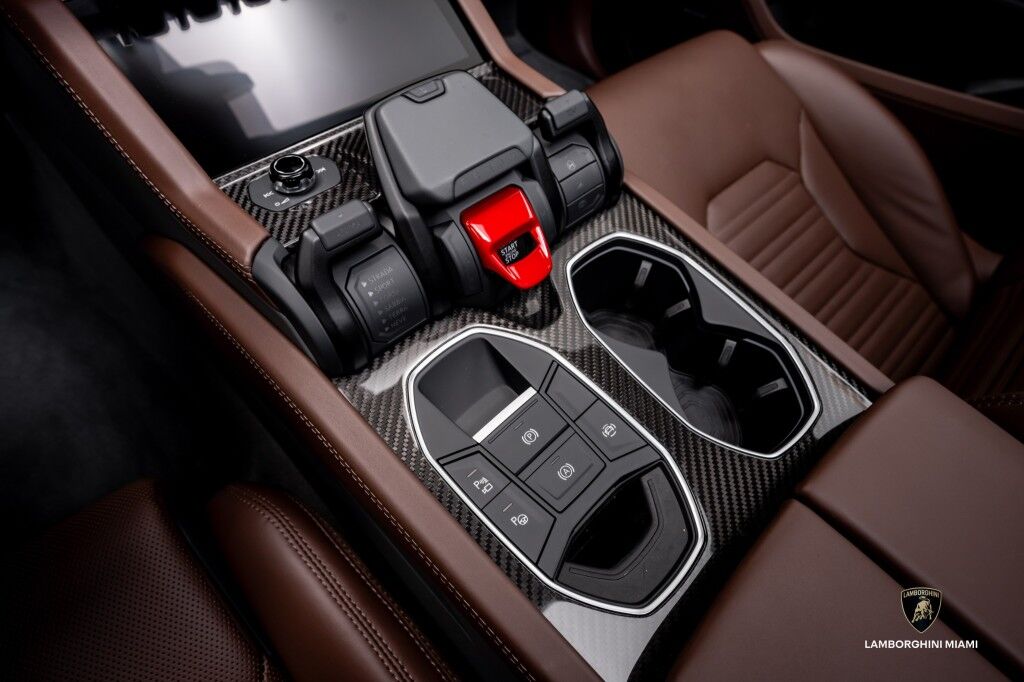 2025 Lamborghini Urus SE North Miami Beach FL