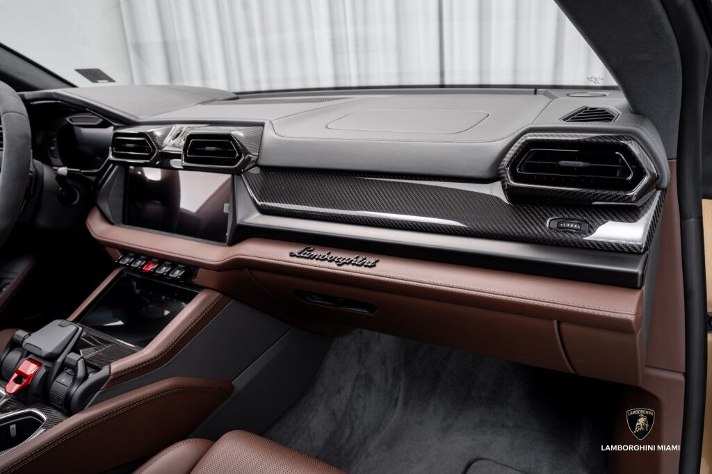 2025 Lamborghini Urus SE North Miami Beach FL