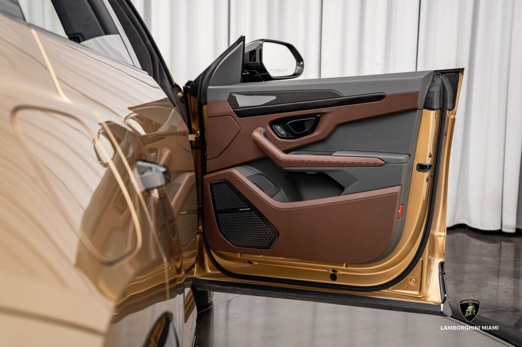 2025 Lamborghini Urus SE North Miami Beach FL