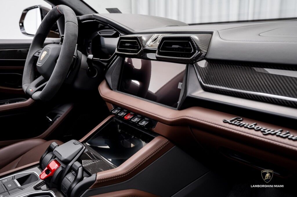 2025 Lamborghini Urus SE North Miami Beach FL