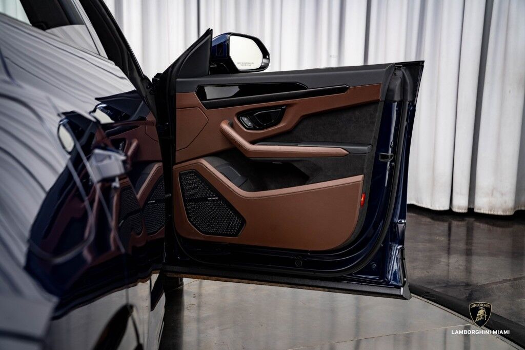 2025 Lamborghini Urus SE North Miami Beach FL