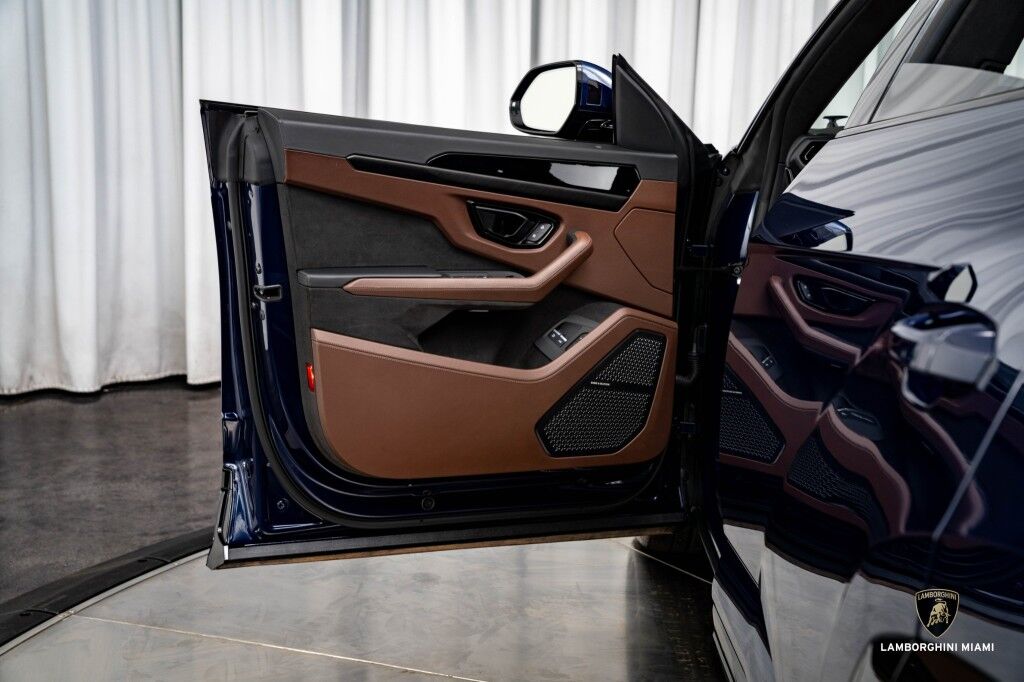 2025 Lamborghini Urus SE North Miami Beach FL