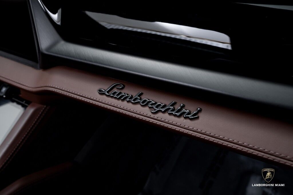 2025 Lamborghini Urus SE North Miami Beach FL