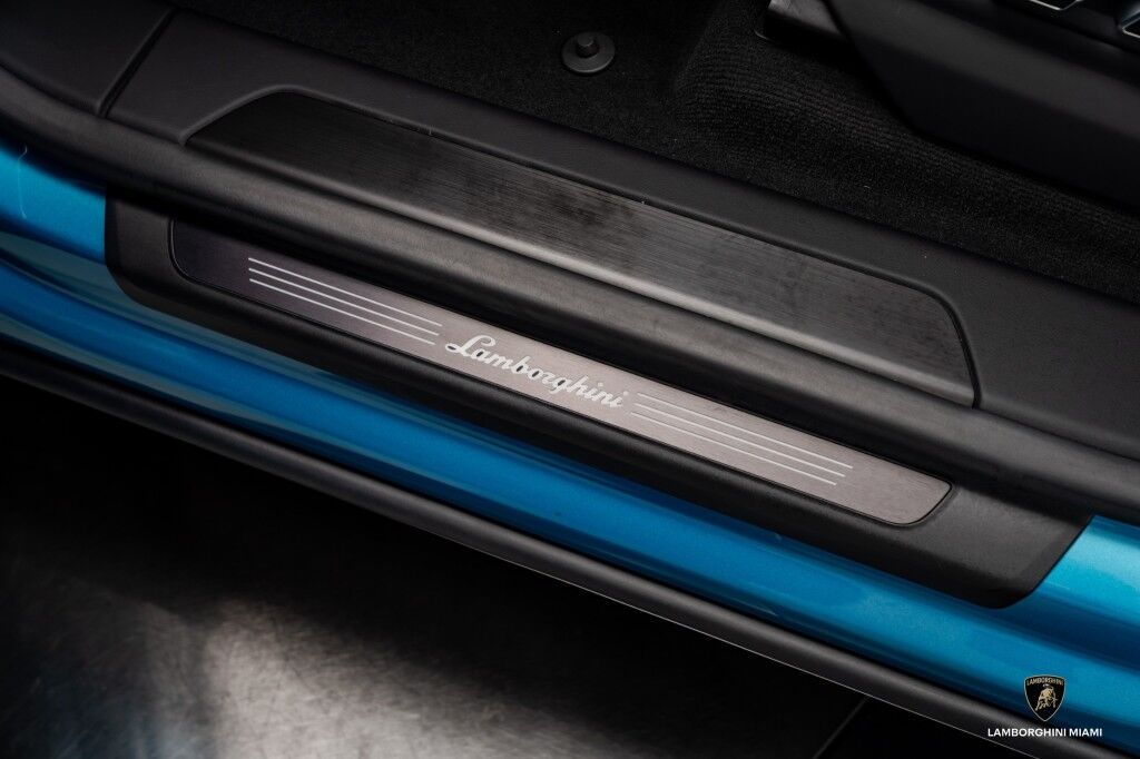 2025 Lamborghini Urus SE North Miami Beach FL