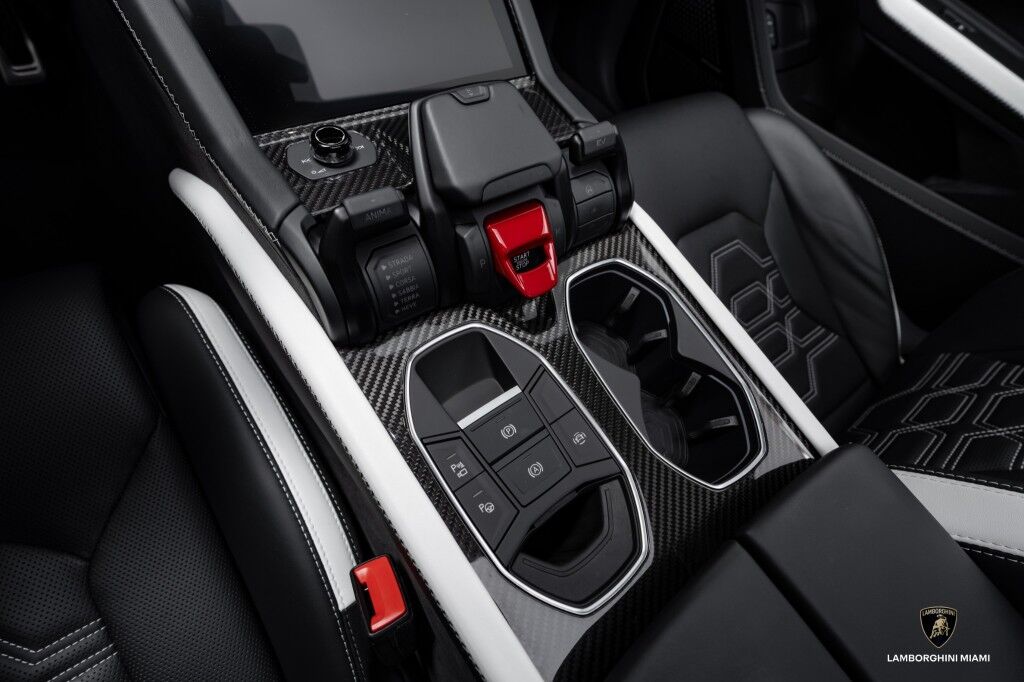 2025 Lamborghini Urus SE North Miami Beach FL