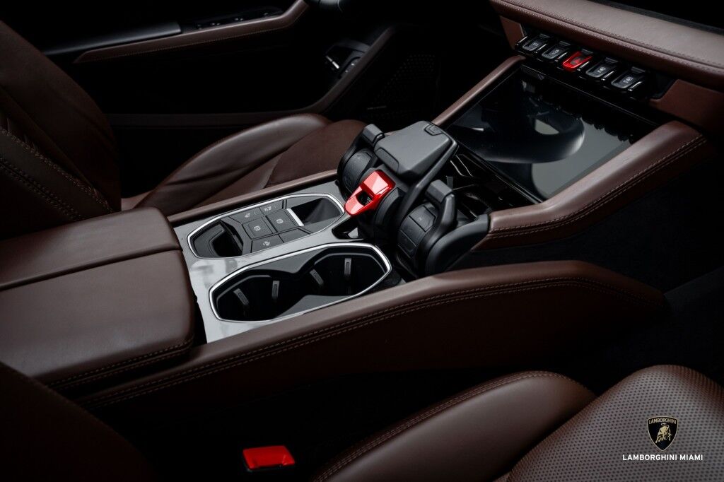 2025 Lamborghini Urus SE North Miami Beach FL