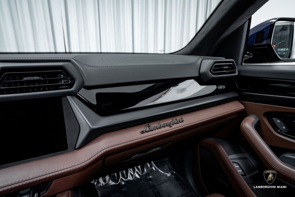2025 Lamborghini Urus SE North Miami Beach FL