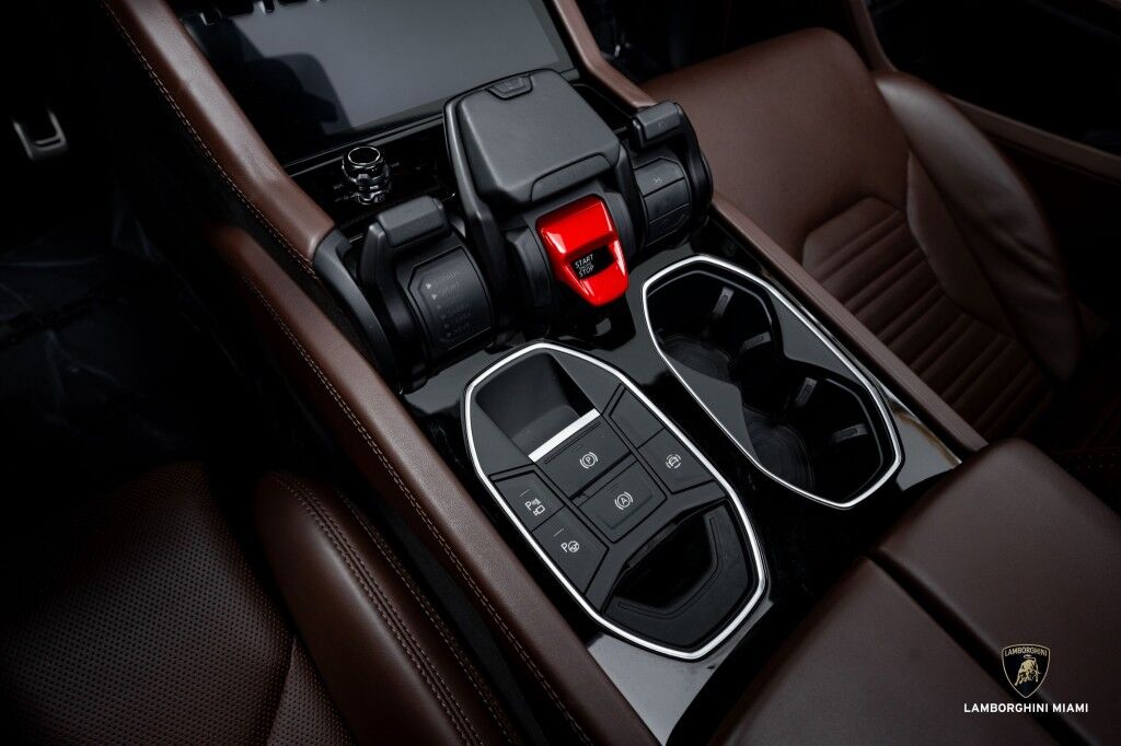 2025 Lamborghini Urus SE North Miami Beach FL