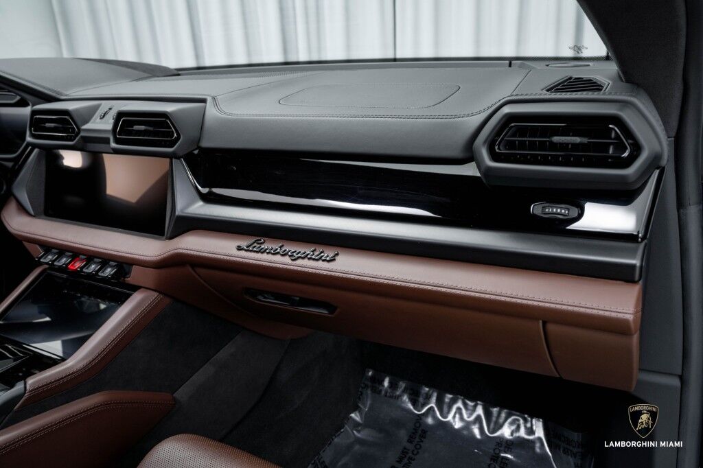 2025 Lamborghini Urus SE North Miami Beach FL