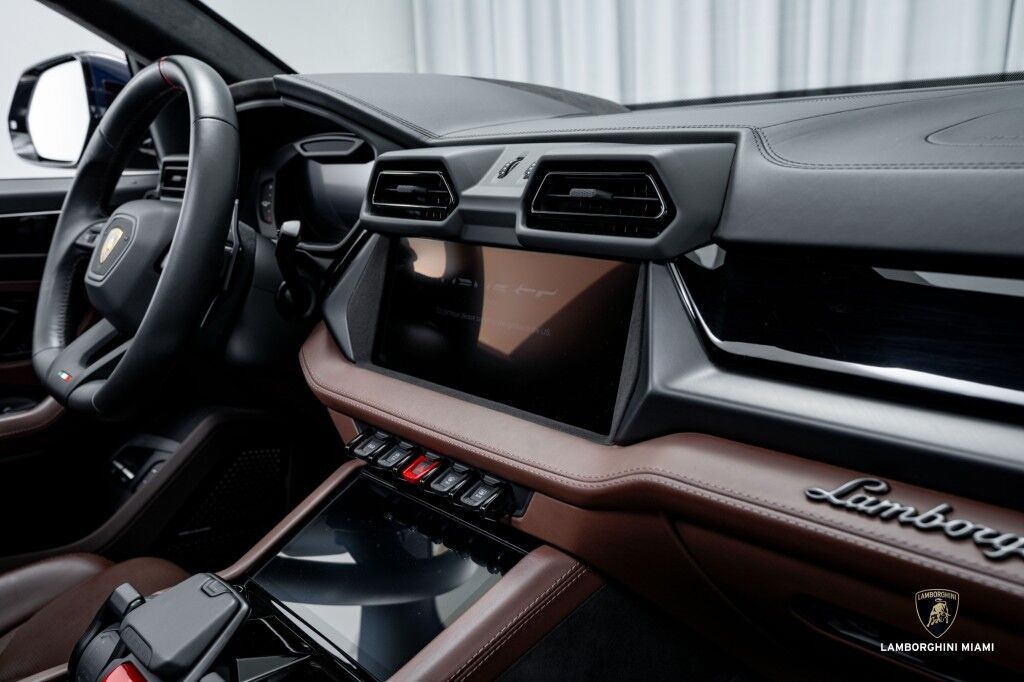 2025 Lamborghini Urus SE North Miami Beach FL