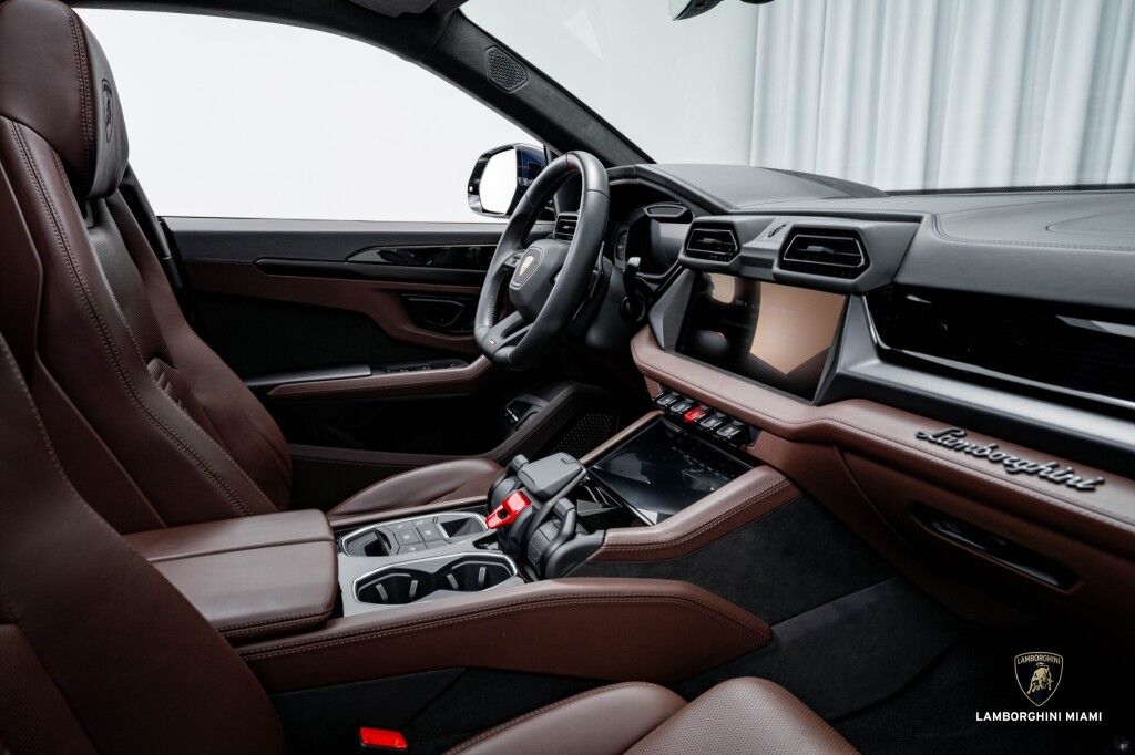2025 Lamborghini Urus SE North Miami Beach FL