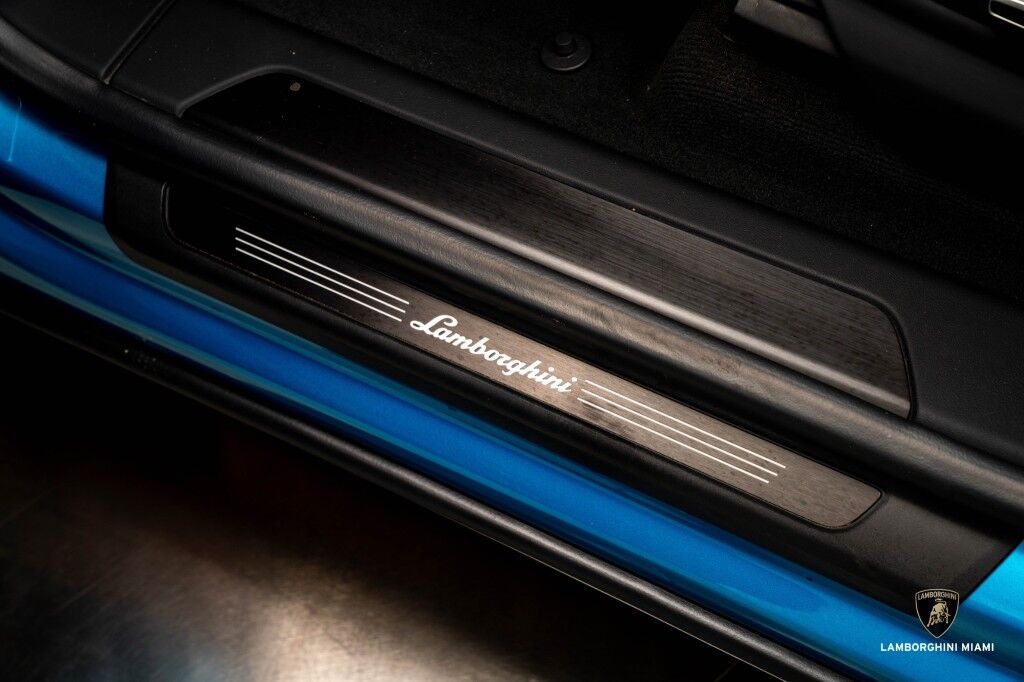 2025 Lamborghini Urus SE North Miami Beach FL