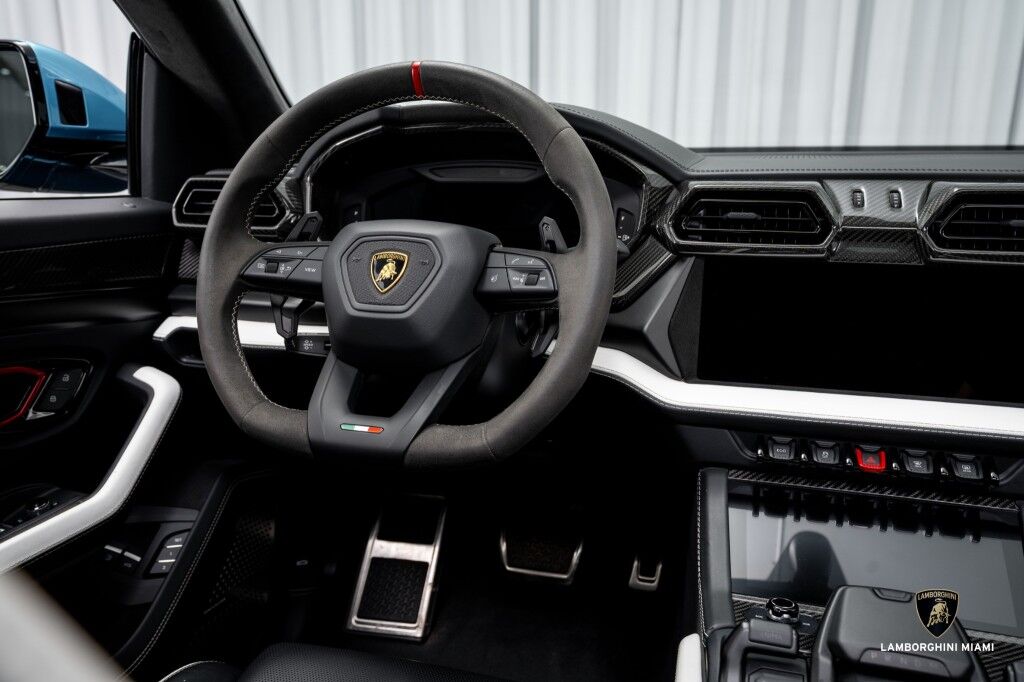 2025 Lamborghini Urus SE North Miami Beach FL