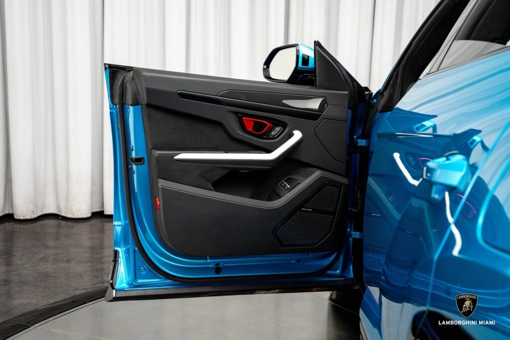 2025 Lamborghini Urus SE North Miami Beach FL