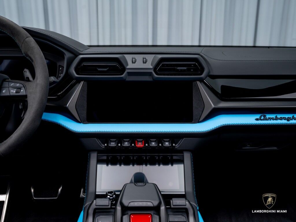 2025 Lamborghini Urus SE North Miami Beach FL