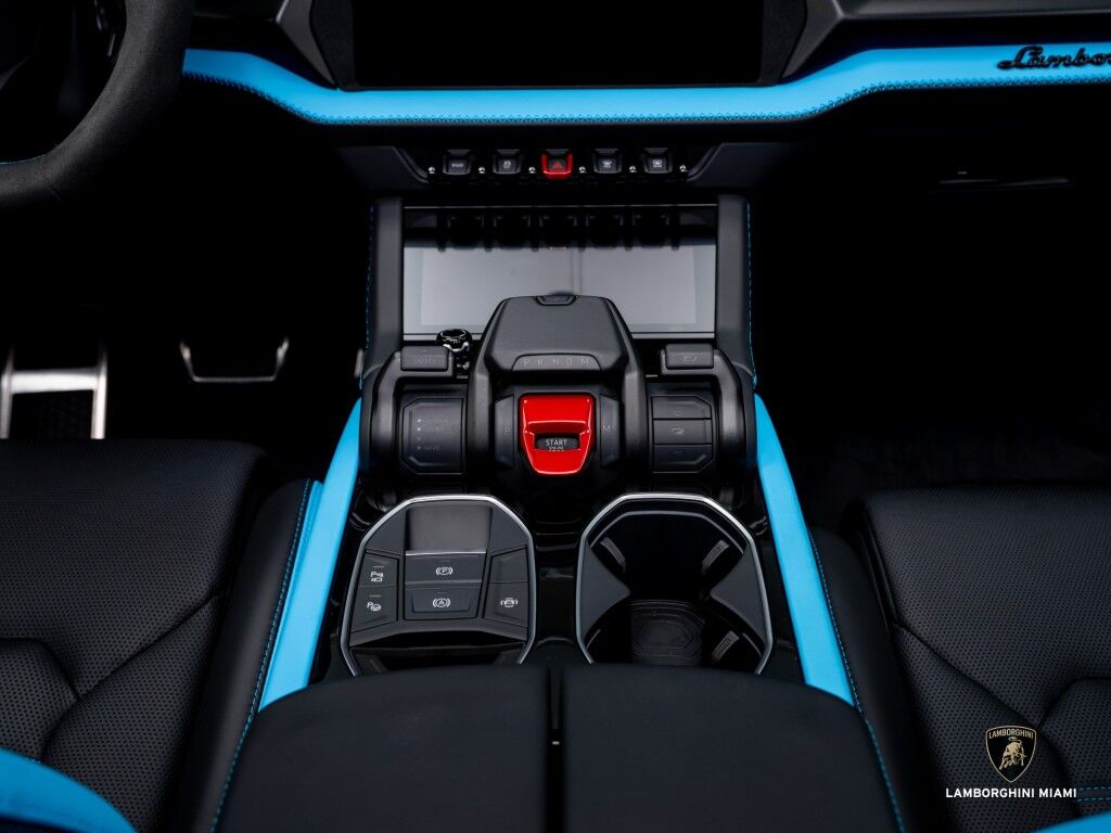 2025 Lamborghini Urus SE North Miami Beach FL