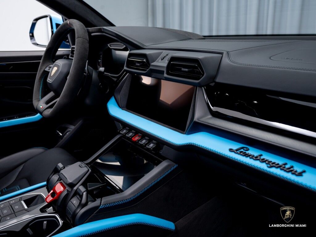 2025 Lamborghini Urus SE North Miami Beach FL
