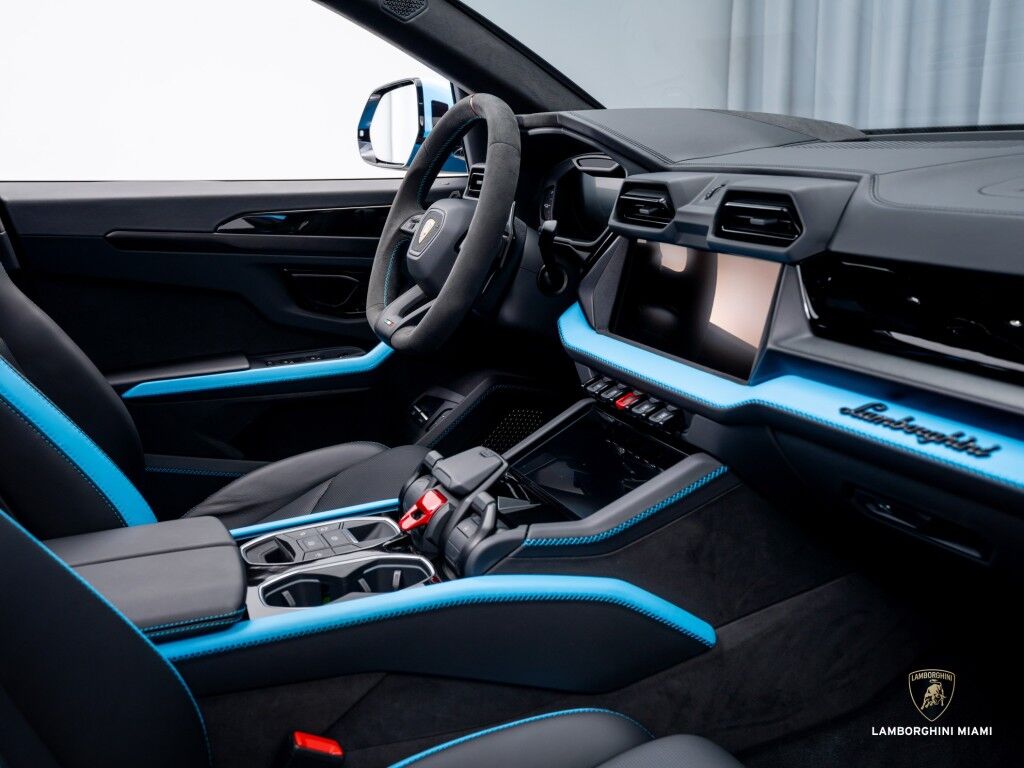 2025 Lamborghini Urus SE North Miami Beach FL