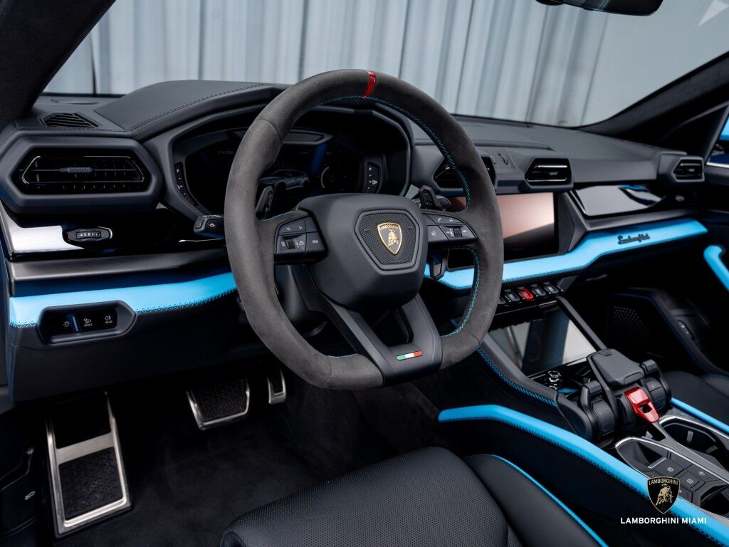 2025 Lamborghini Urus SE North Miami Beach FL