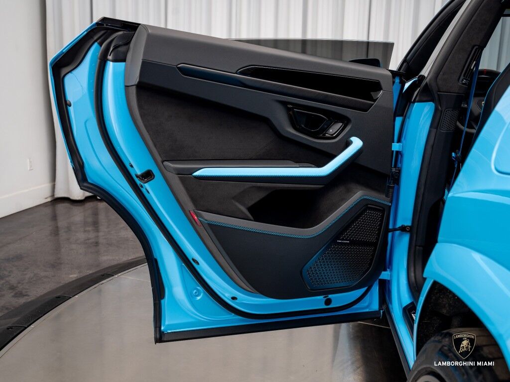 2025 Lamborghini Urus SE North Miami Beach FL