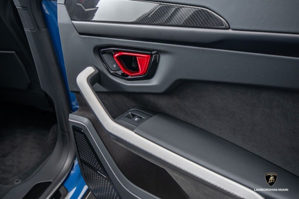 2025 Lamborghini Urus SE North Miami Beach FL