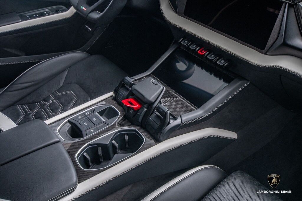 2025 Lamborghini Urus SE North Miami Beach FL