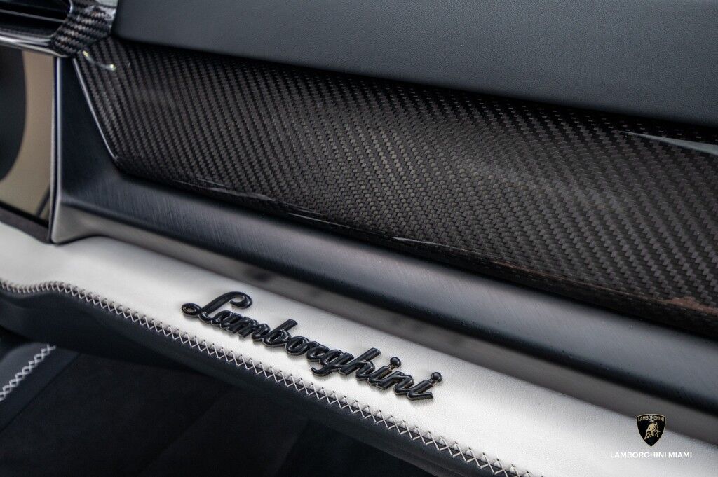 2025 Lamborghini Urus SE North Miami Beach FL