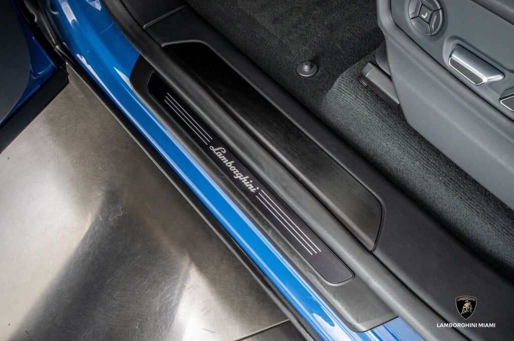 2025 Lamborghini Urus SE North Miami Beach FL