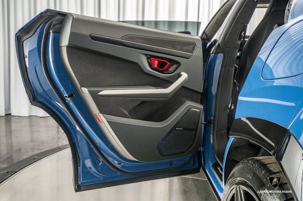 2025 Lamborghini Urus SE North Miami Beach FL