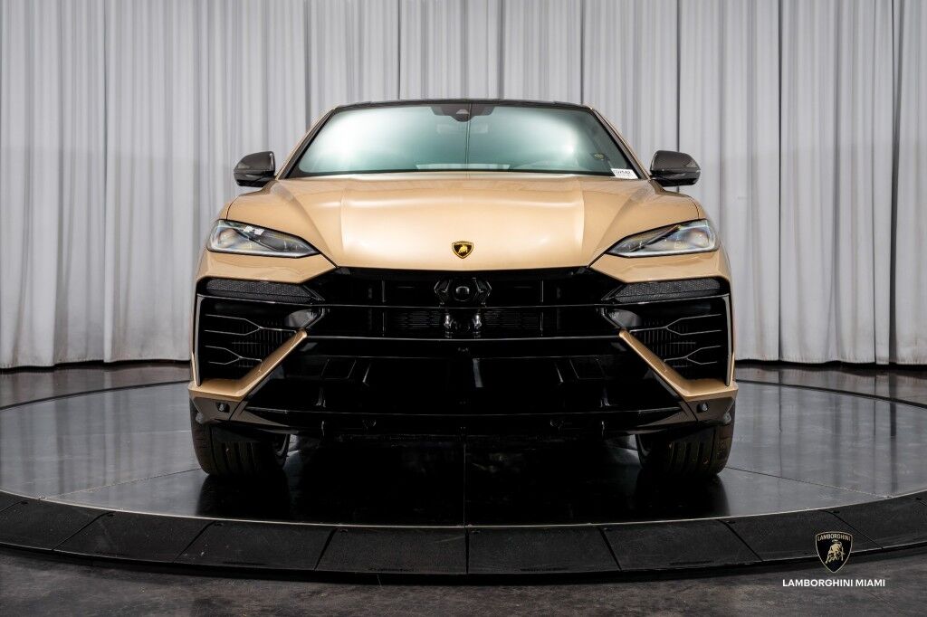 2025 Lamborghini Urus SE