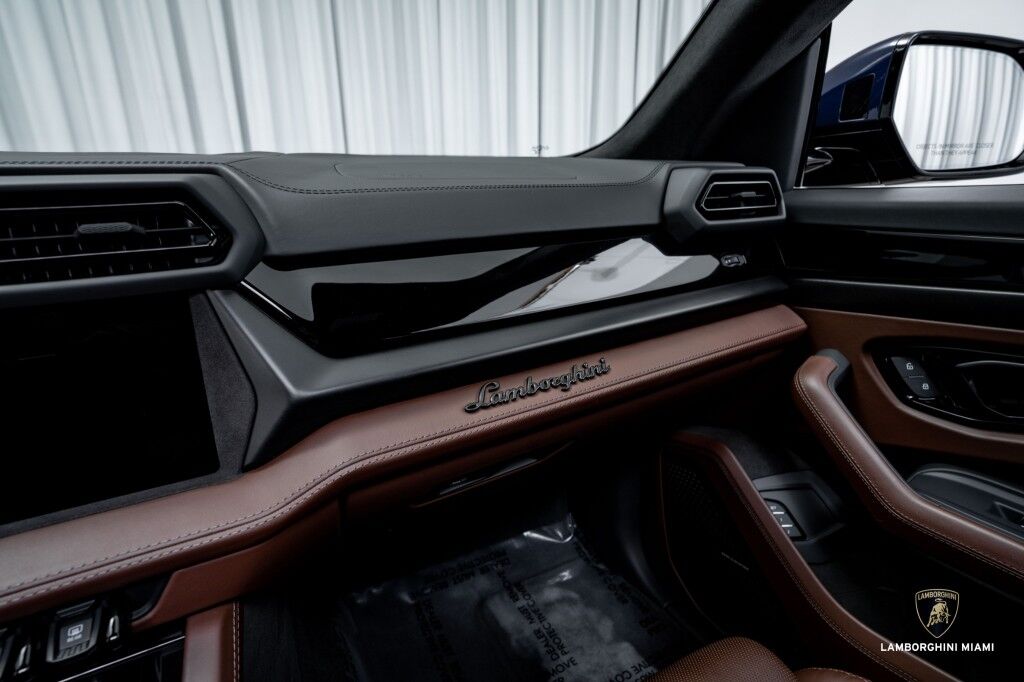 2025 Lamborghini Urus SE North Miami Beach FL