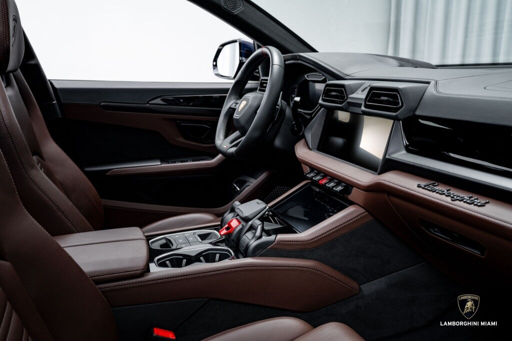 2025 Lamborghini Urus SE North Miami Beach FL