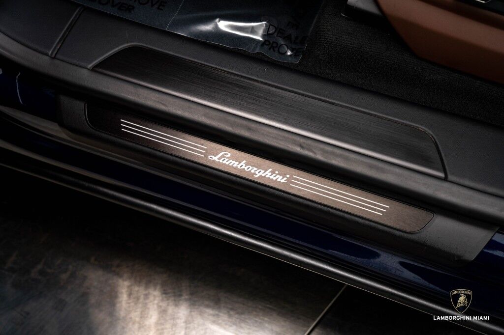 2025 Lamborghini Urus SE North Miami Beach FL