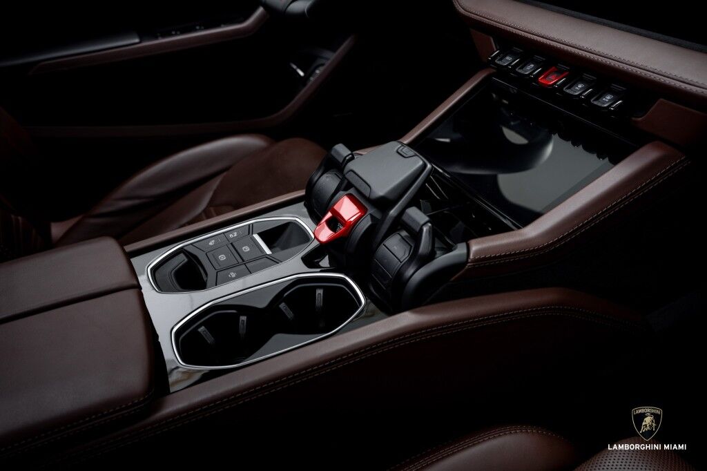 2025 Lamborghini Urus SE North Miami Beach FL