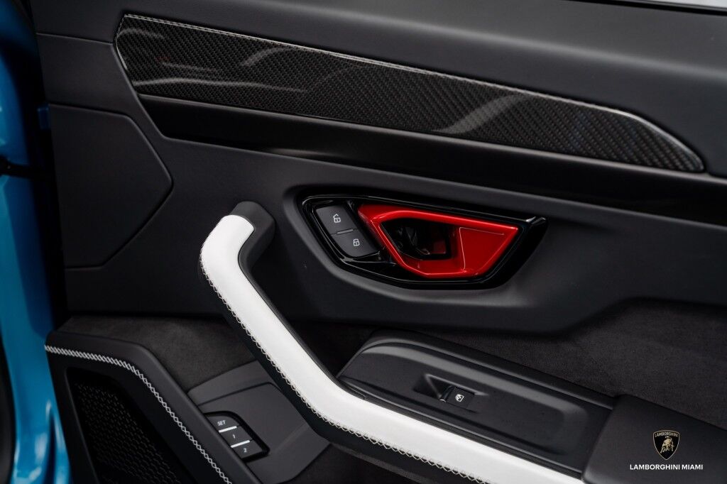2025 Lamborghini Urus SE North Miami Beach FL
