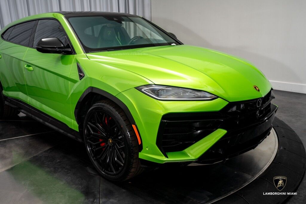 2025 Lamborghini Urus SE