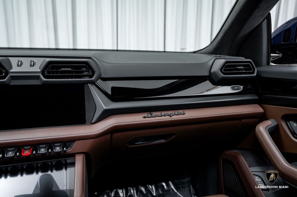 2025 Lamborghini Urus SE North Miami Beach FL
