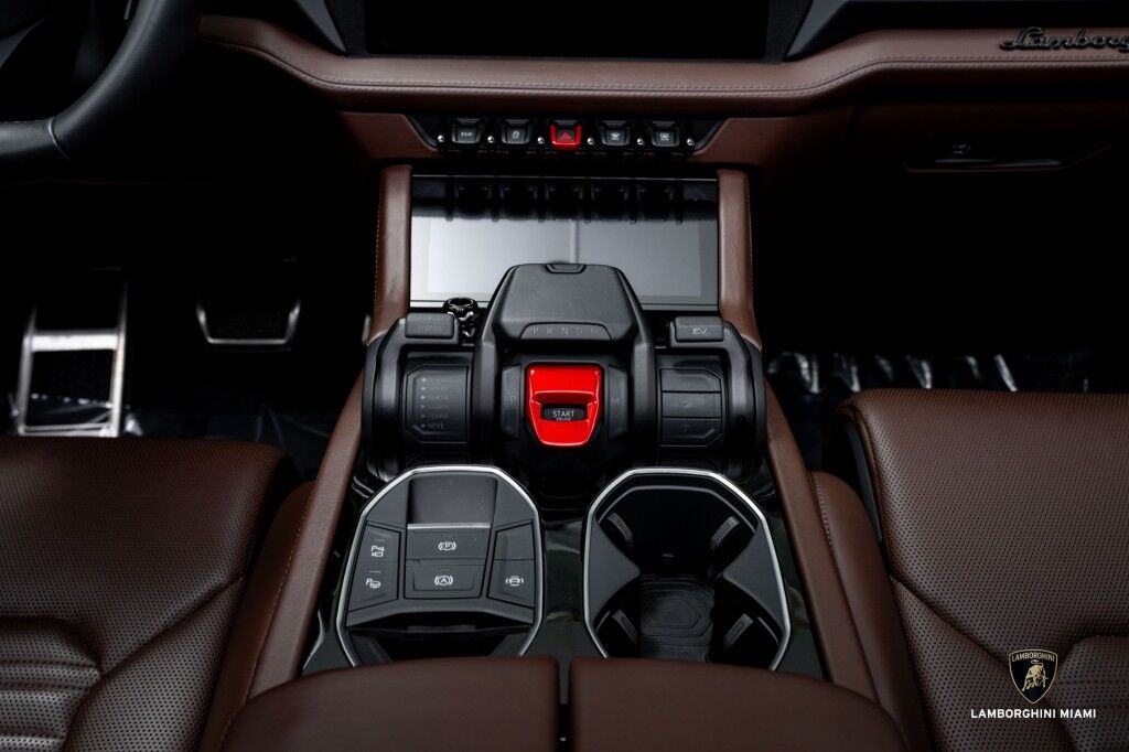 2025 Lamborghini Urus SE North Miami Beach FL