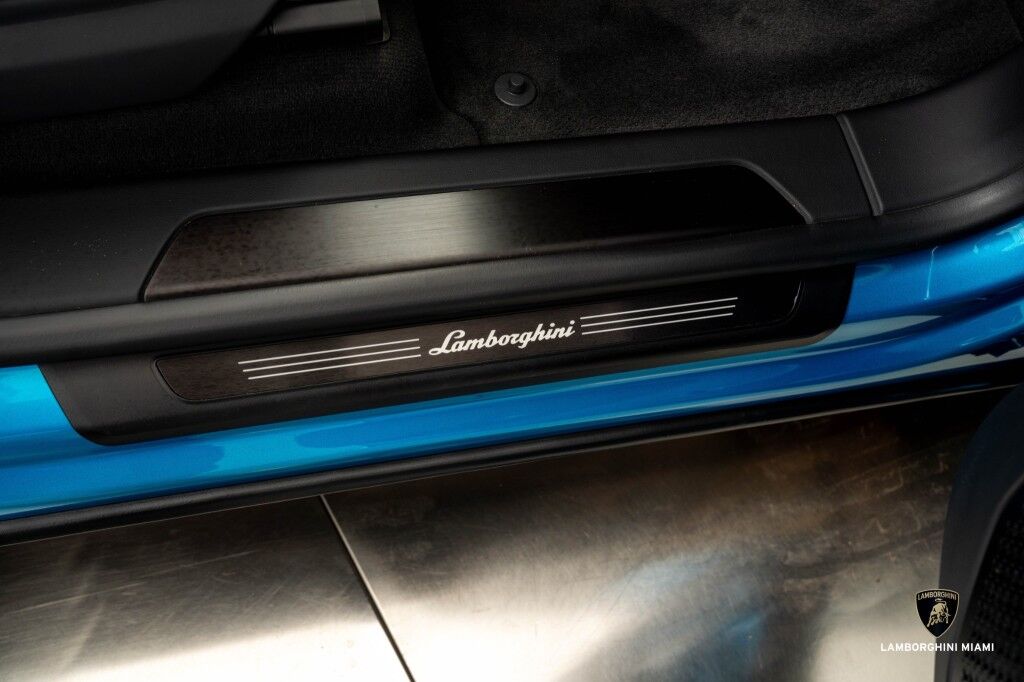 2025 Lamborghini Urus SE North Miami Beach FL