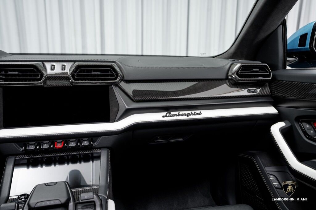 2025 Lamborghini Urus SE North Miami Beach FL